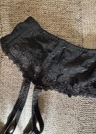 Жіночий пояс для панчіх