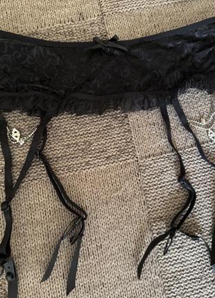 Жіночий пояс для панчіх