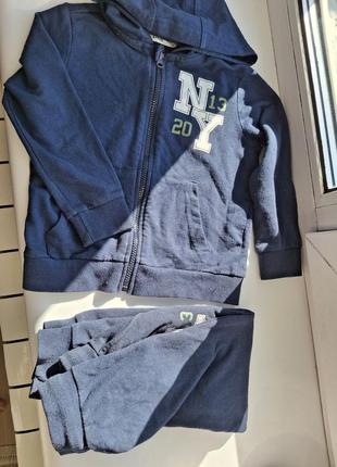 Спортивный костюм