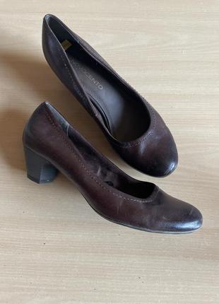 Шкіряні жіночі туфлі 39р