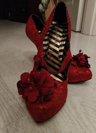 Нетривиальные туфельки от irregular choice