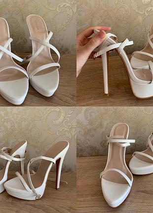 Элегантные новые босоножки