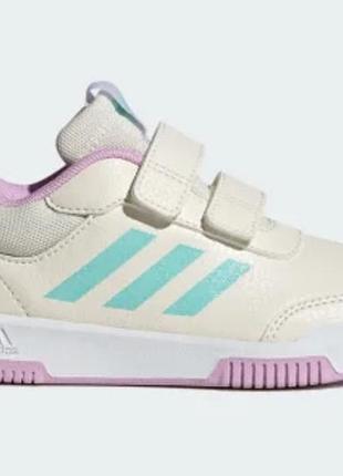 Adidas кросівки