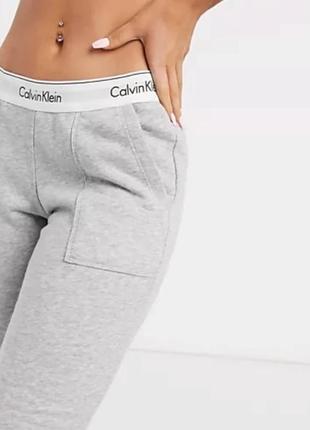Красивые спортивные штаны брюки calvin klein