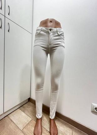 Белые джинсы скинни / обмен белые джинсы skinny