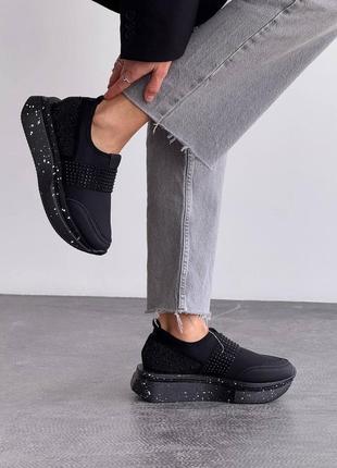 Жіночі кросівки з камінцями. шикарні кросівки зі стразами. чорні кросівки зі стразами