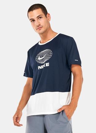 Спортивная мужская футболка nike