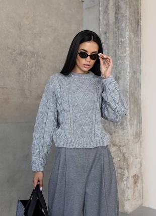 Серый вязаный свитер оверсайз с узорами