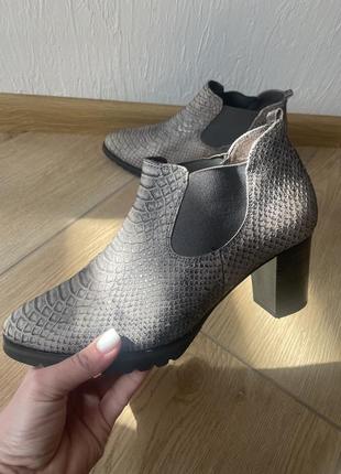 Кожаные ботильоны от gabor 38