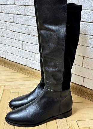 Високі шкіряні чоботи