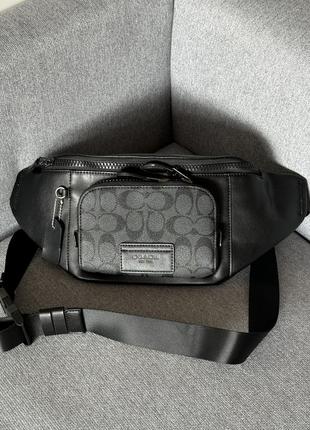 Брендова чоловіча шкіряна сумка бананка coach