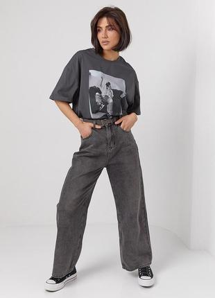 Прямые женские джинсы с замшевым ремнем