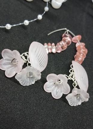 Серьги женские с натуральными камнями ( красный арбуз 3-5 мм) длинные.