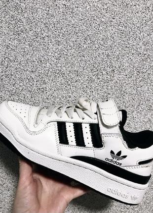 Кроссовки adidas женские