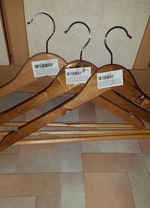 Вешалки деревянные, плечики, тремпеля для одежды