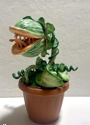Рослина-хижак із полімерної глини