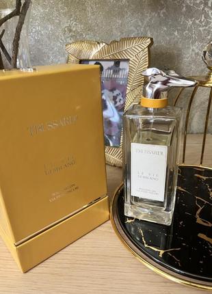 Trussardi le vie di milano passeggiata in galleria vittorio emanuele ii парфуми