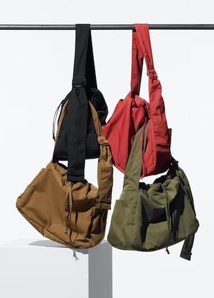 Мягкая сумка через плечо на шнурках uniqlo