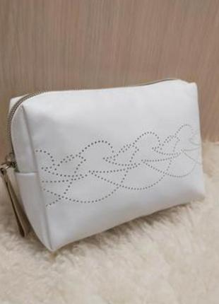 Dove нова біла косметичка