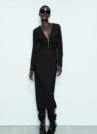 Чорна обтисла сукня zara