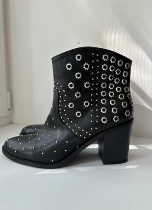 Женские сапоги forever 21 в ковбойском стиле