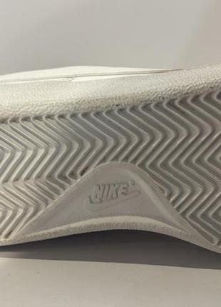Nike 4