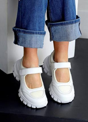 Спортивные туфли