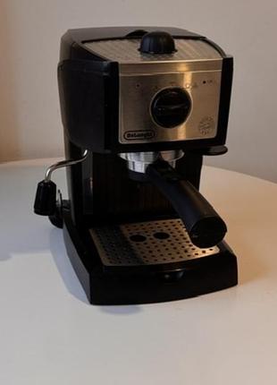 Ріжкова кавомашина кавоварка delonghi ec 156 b (в ідеальному стані)