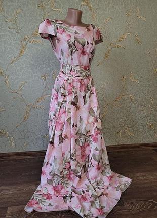 Новое длинное платье, с открытой спиной, строго до бюстгальтера и с карманами.