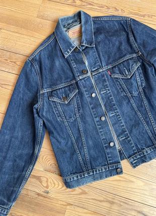 Джинсовка, джинсова куртка бренду levi's