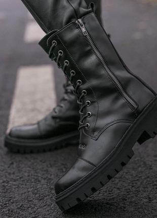 Жіночі чоботи чорні високі boot traktor