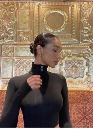 Чорний лонгслів «блискавка»