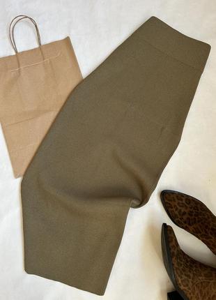 Трикотажная юбка миди в рубчик от zara.