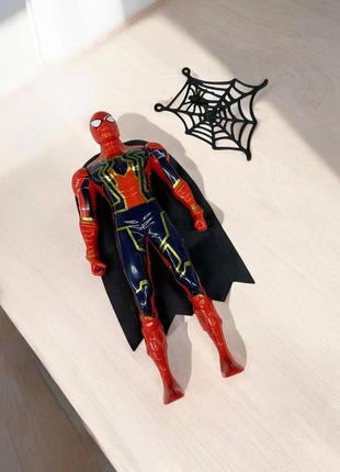 Игрушка 20 см супергерой