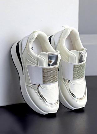 Сникерсы женские