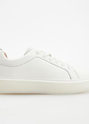 Шкіряні кросівки