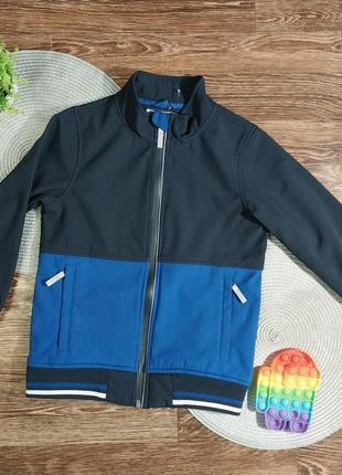 Ветровка на мальчика 122/128см.