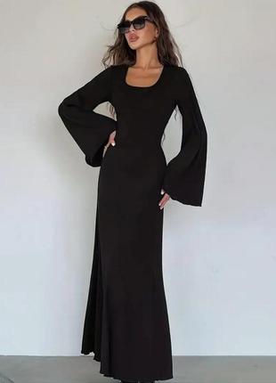 Елегантна чорна максі сукня з корсетними зав'язками
