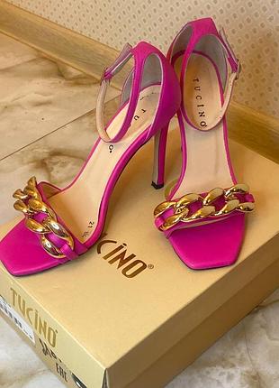 Босоніжки tucino