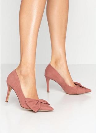 Роскошные замшевые туфельки с бантами цвета "пыльная ося роза" doroty perkins wide fit