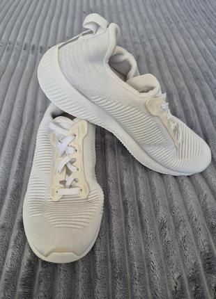 Кроссовки женские от фирмы skechers