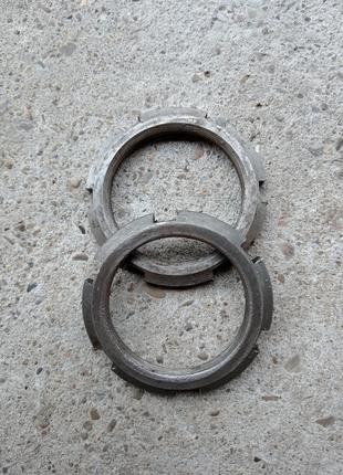 Гайка заднего моста мерседес (d=52mm) 6743560126.