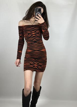 Трикотажное платье missguided