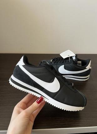 Оригинальные nike cortez#hile найк кортезы текстилтные черные белые
