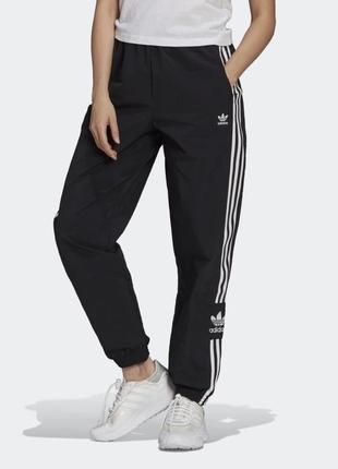 Женские спортивные штаны adidas