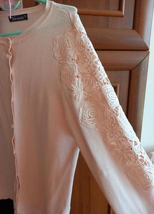 Нежно-розовая кофточка с кружевом 3