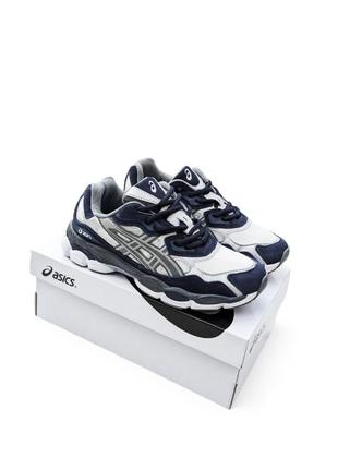 Кроссовки asics