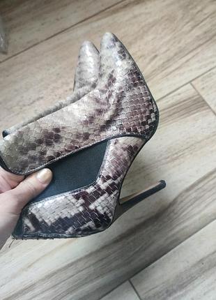 Черевики ботильйони жіночі з натуральної зміїної шкіри