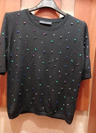 Джемпер с камушками короткий рукав