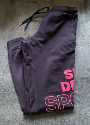 Спортивные штаны superdry
